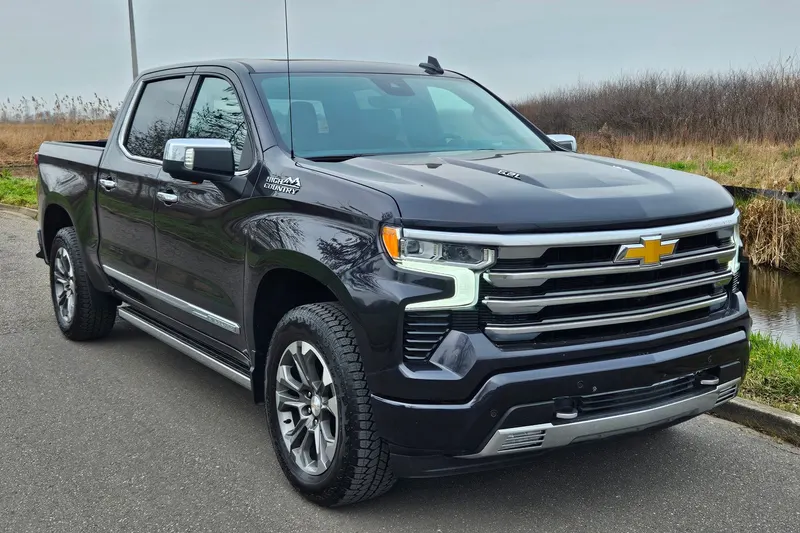 Chevrolet Silverado (2024)