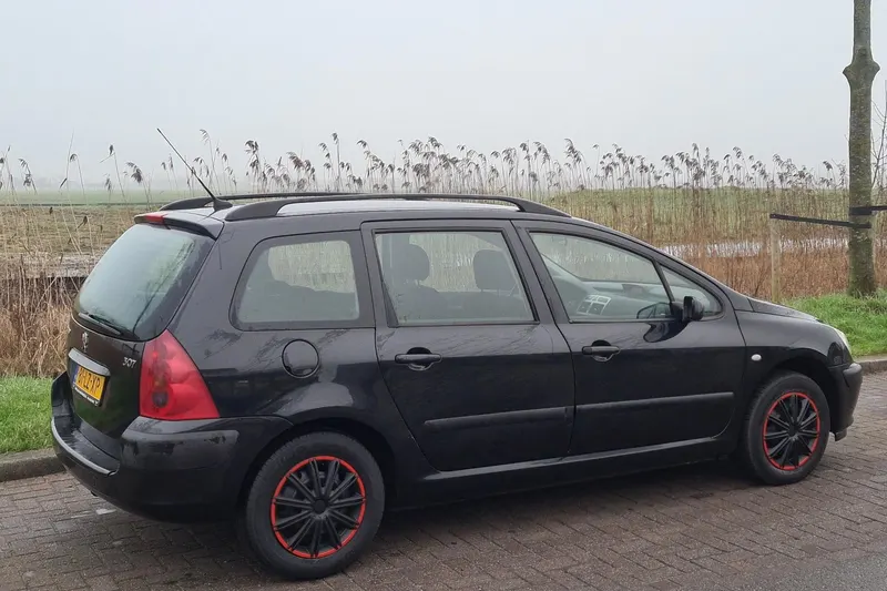 Peugeot 307 (2003)