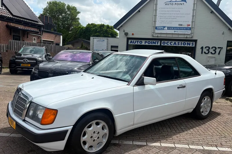 Mercedes-Benz 200-500 (1989)
