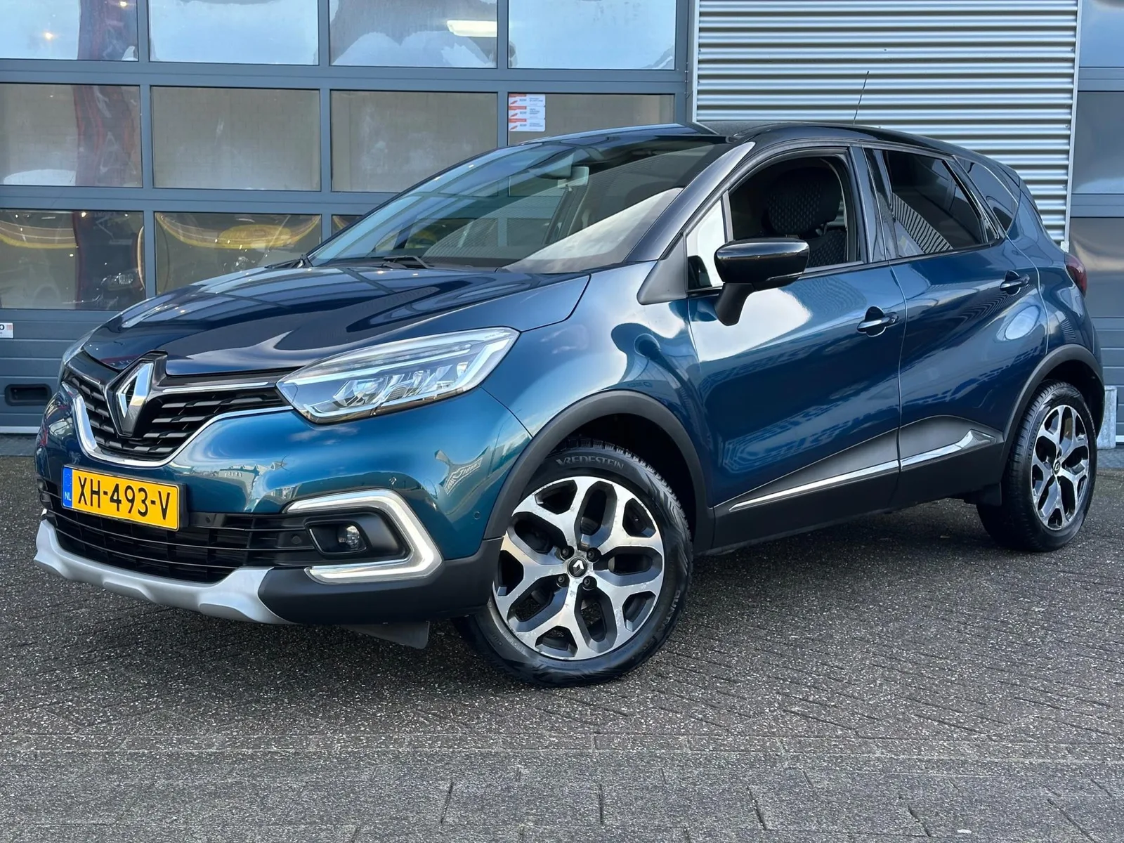 Renault Captur (2018) — foto 1
