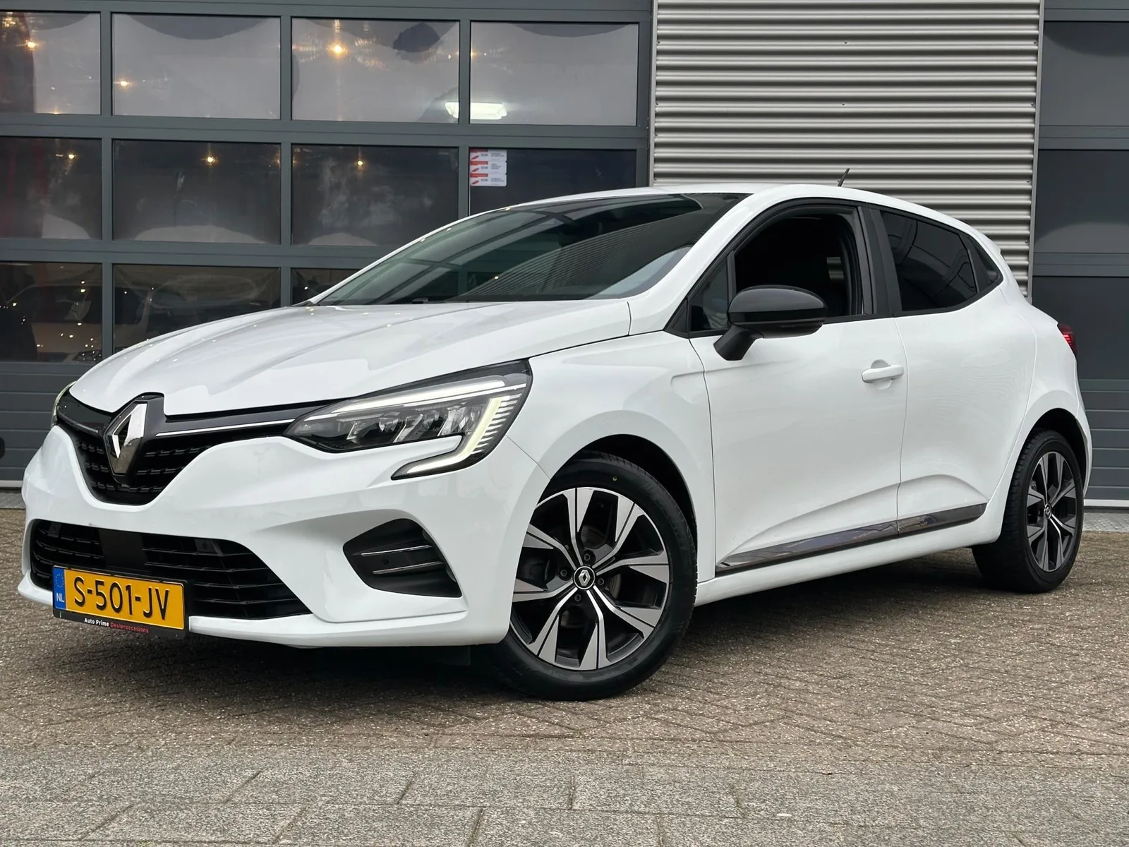 Renault Clio (2023) — foto 1