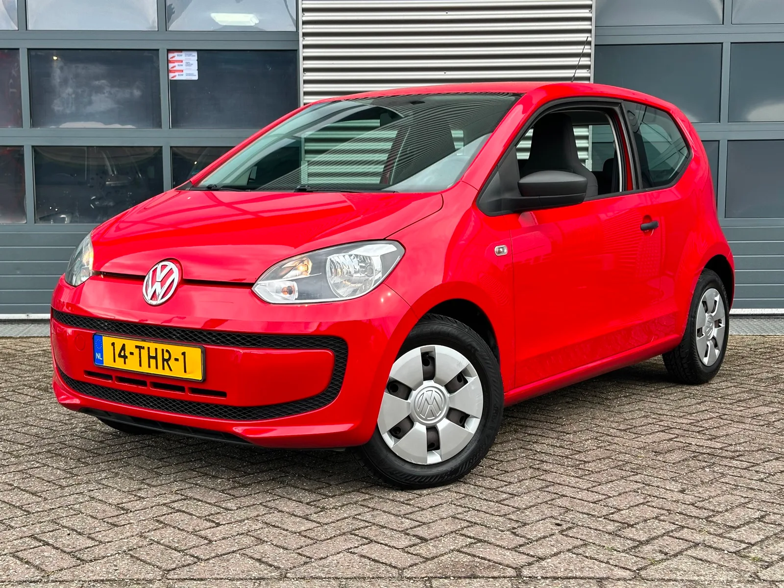 Volkswagen Up! (2012) — foto 1