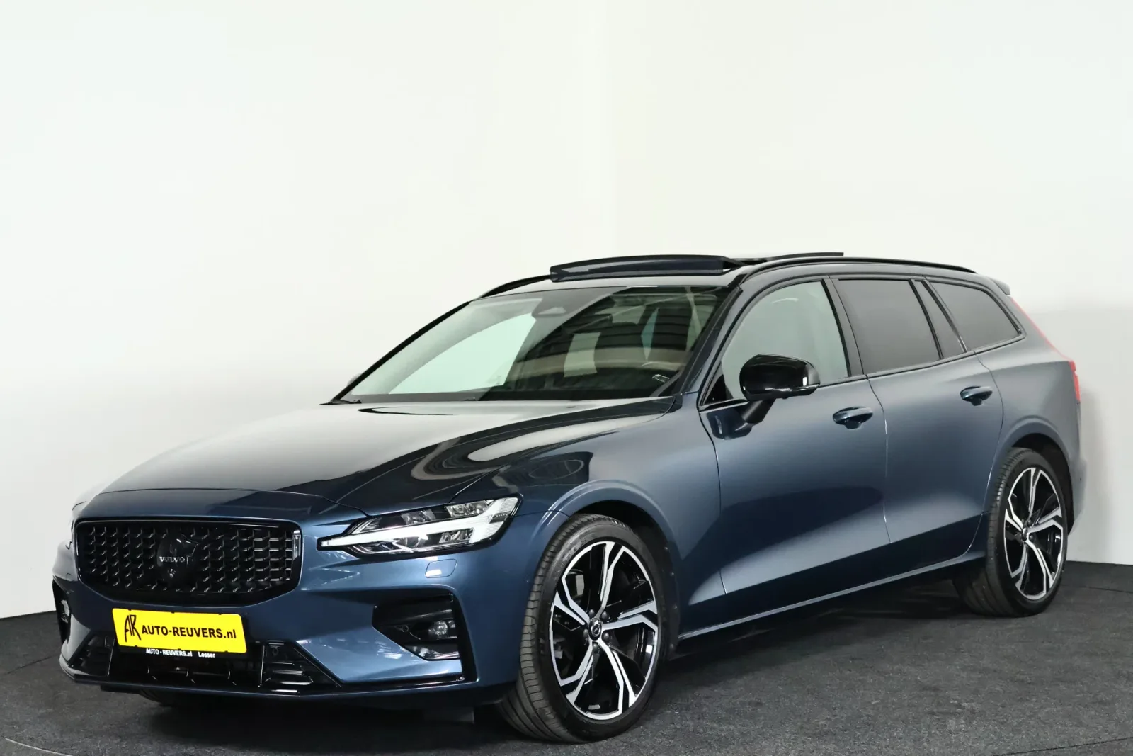Volvo V60 (2022) — foto 1