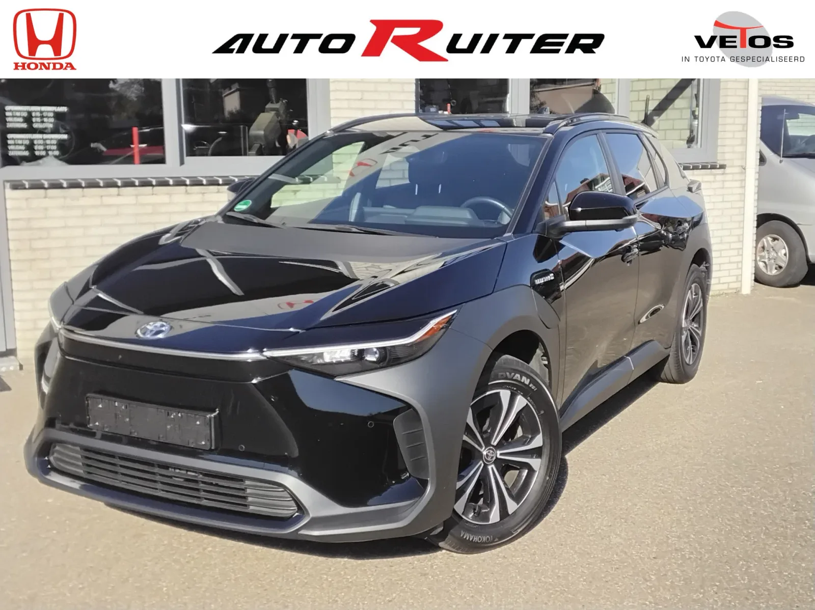 Toyota bZ4X (2024) — foto 1