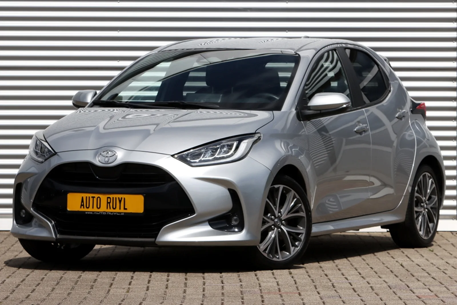 Toyota Yaris (2025) — foto 1