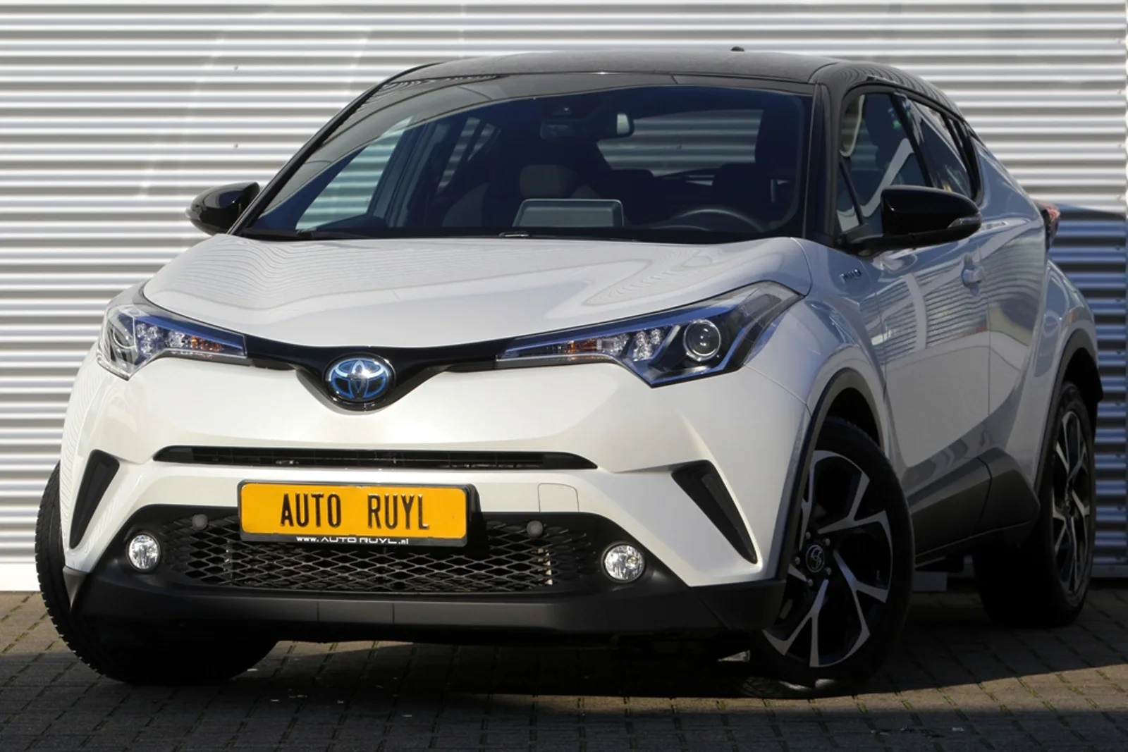 Toyota C-HR (2018) — foto 1