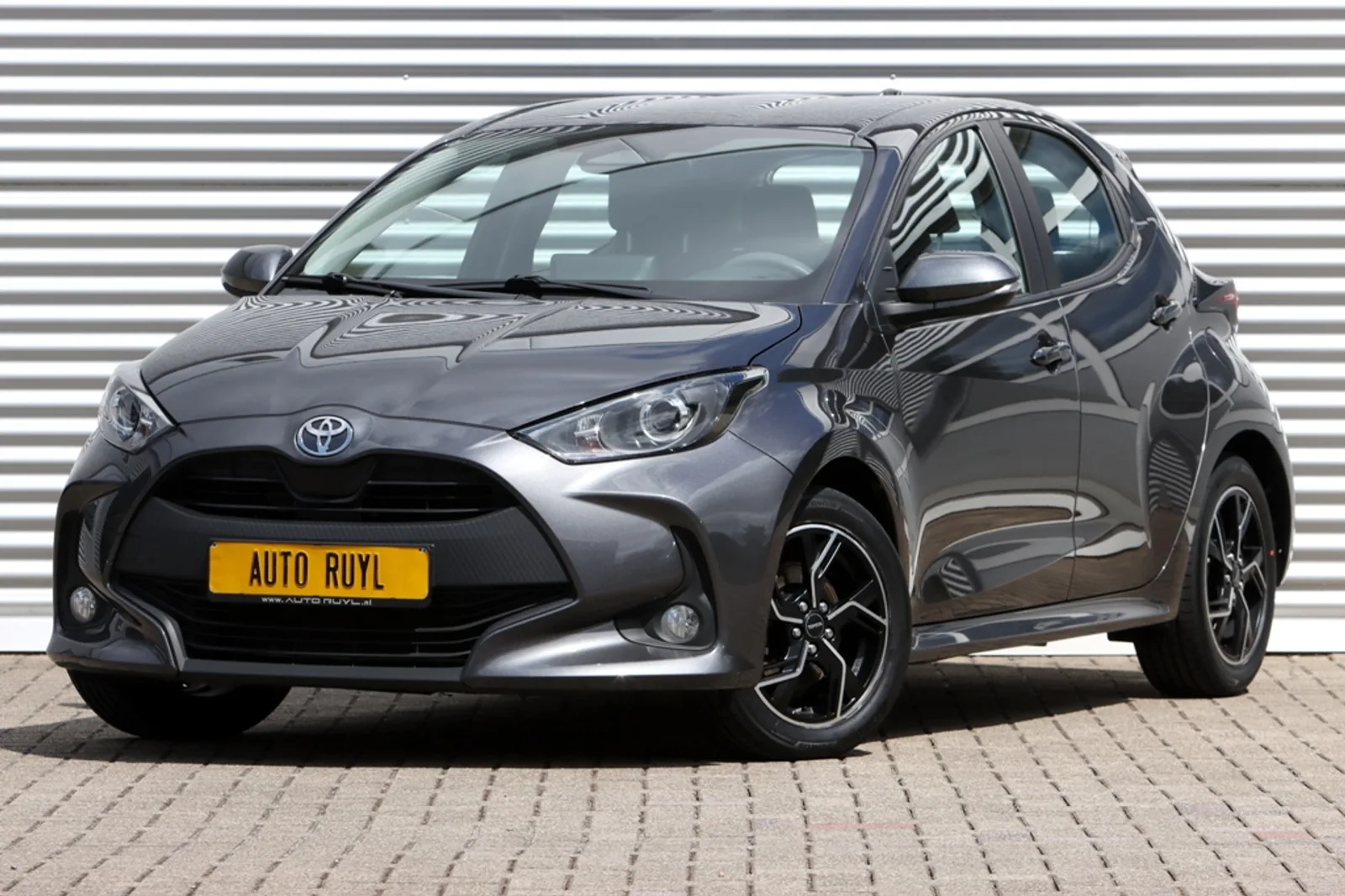 Toyota Yaris (2024) — foto 1