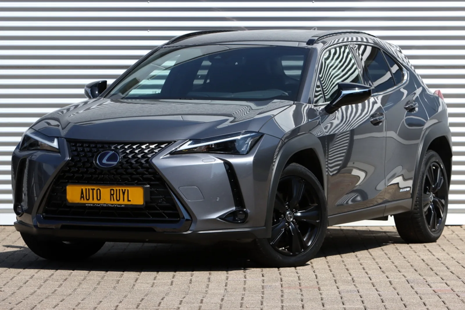 Lexus UX (2022) — foto 1