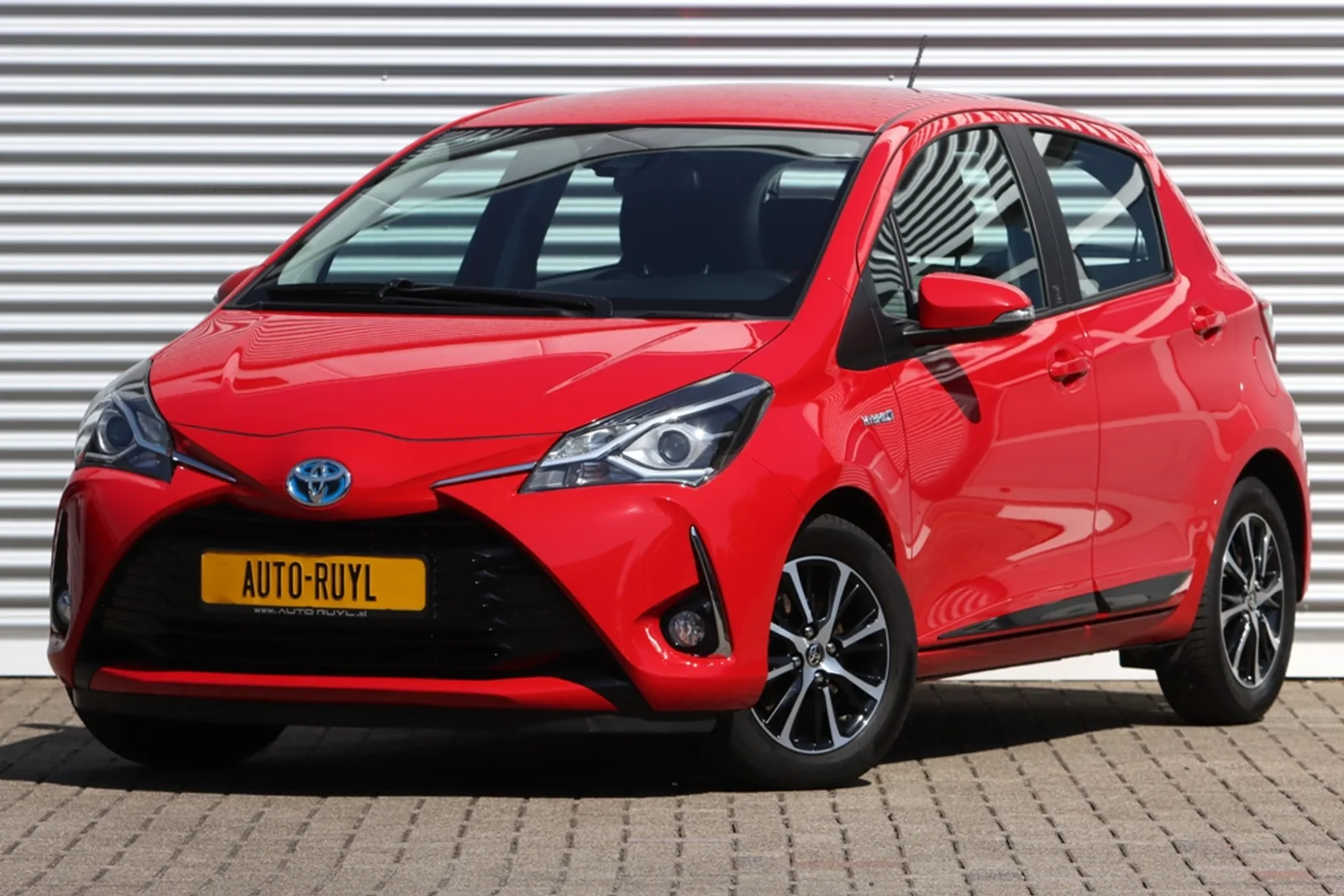 Toyota Yaris (2018) — foto 1