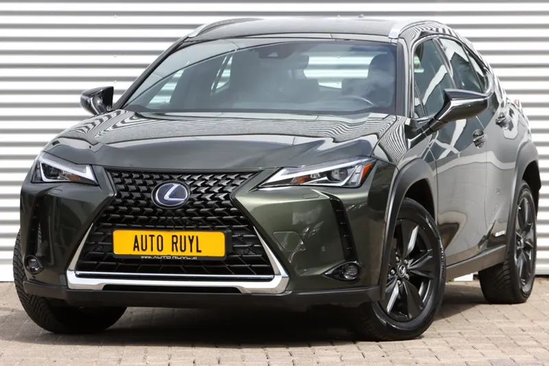 Lexus UX (2022)