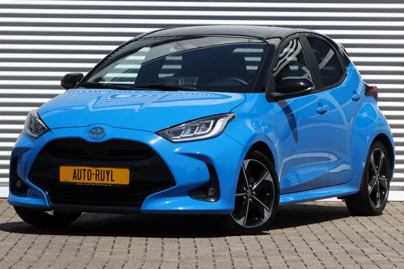 Toyota Yaris (2024) — foto 1