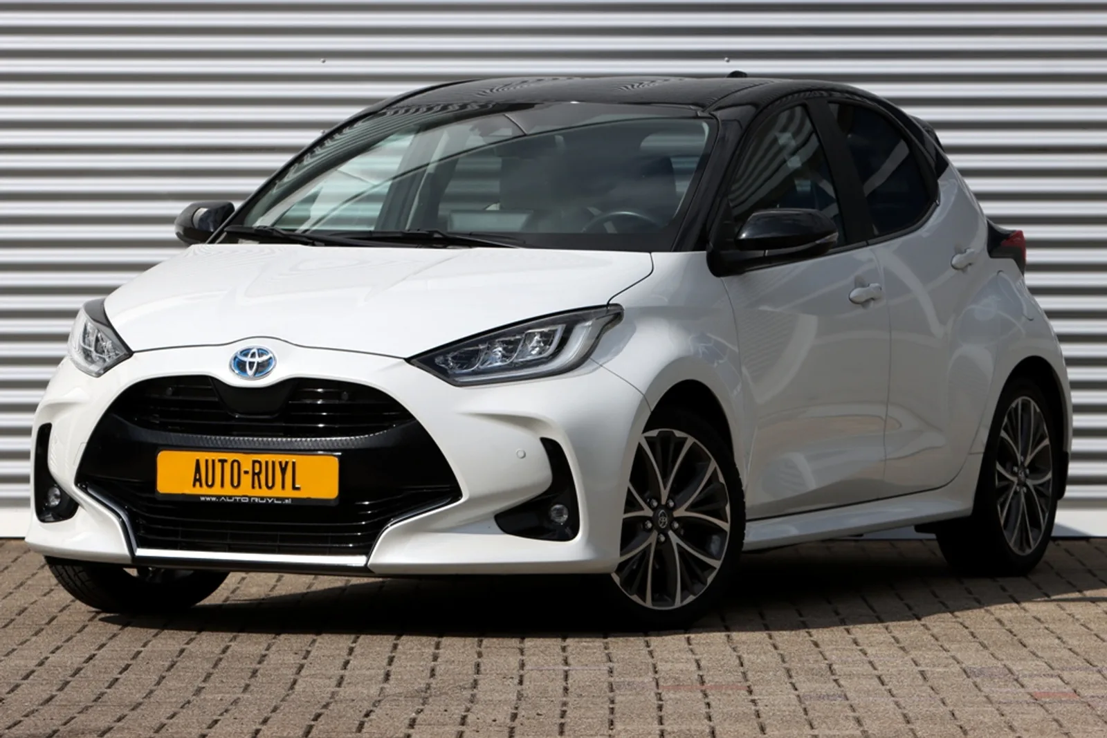 Toyota Yaris (2022) — foto 1