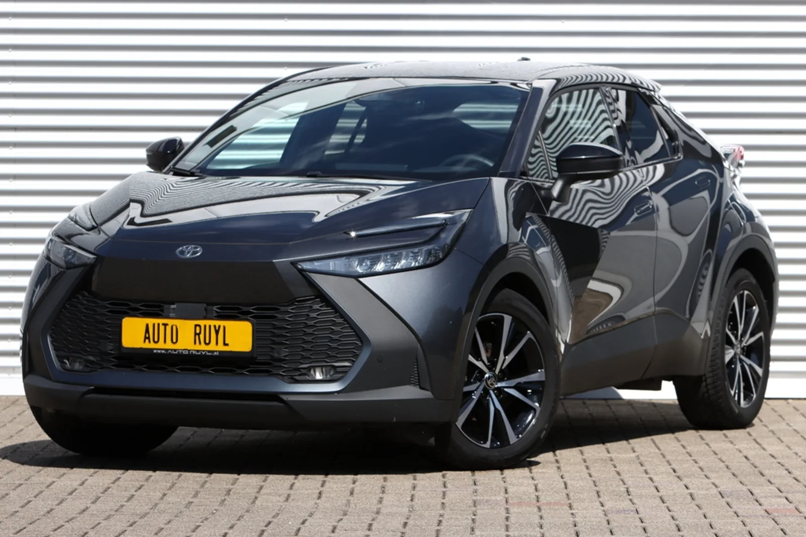Toyota C-HR (2024) — foto 1