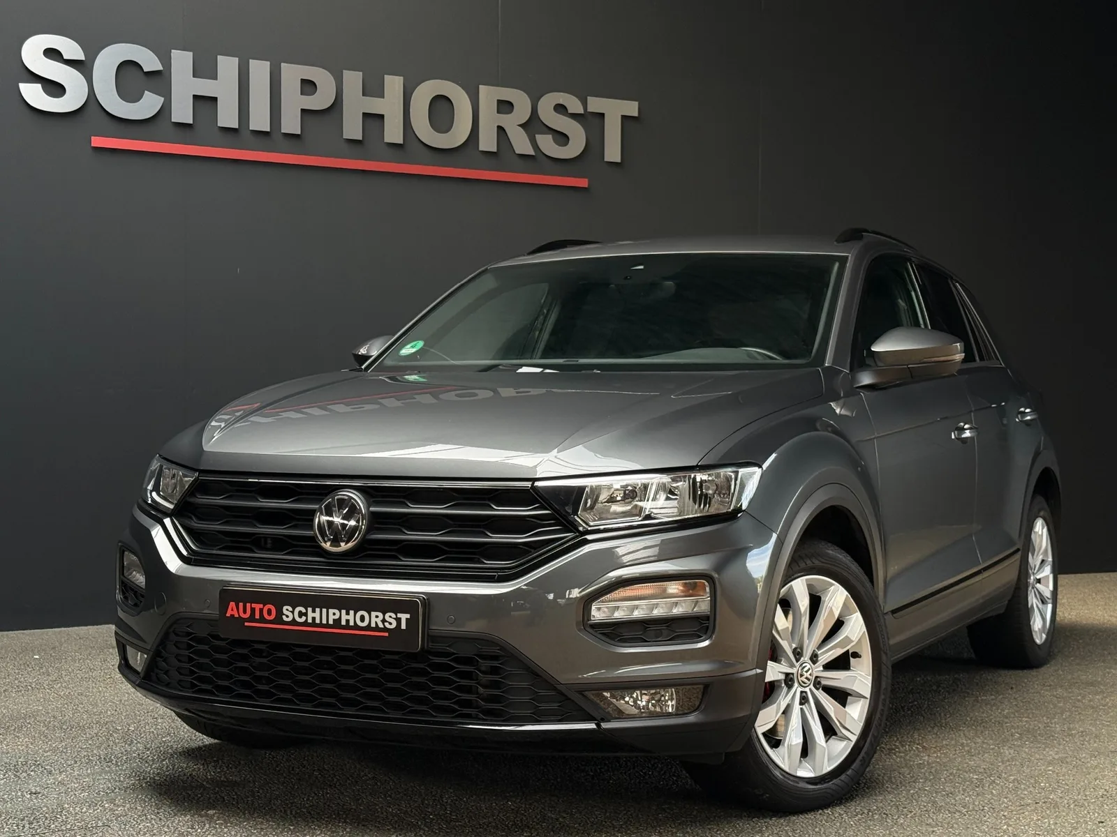 Volkswagen T-Roc (2018) — foto 1