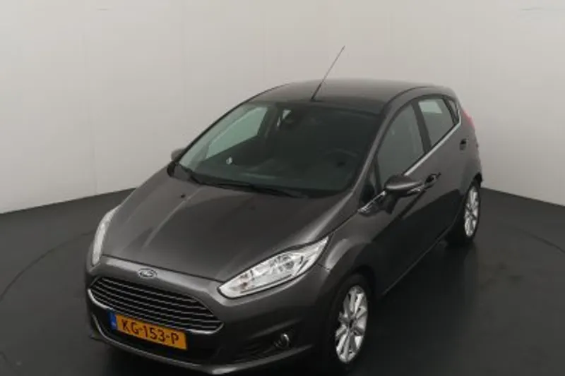Ford Fusion (2004)