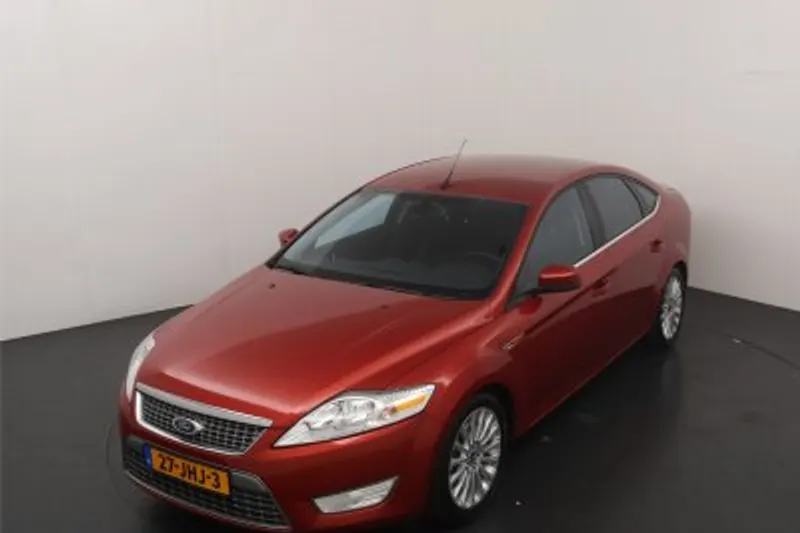 Ford Fusion (2004)