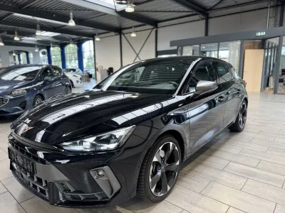 CUPRA Leon (2025) — foto 1
