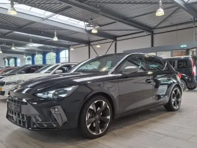 CUPRA Leon (2025) — foto 1