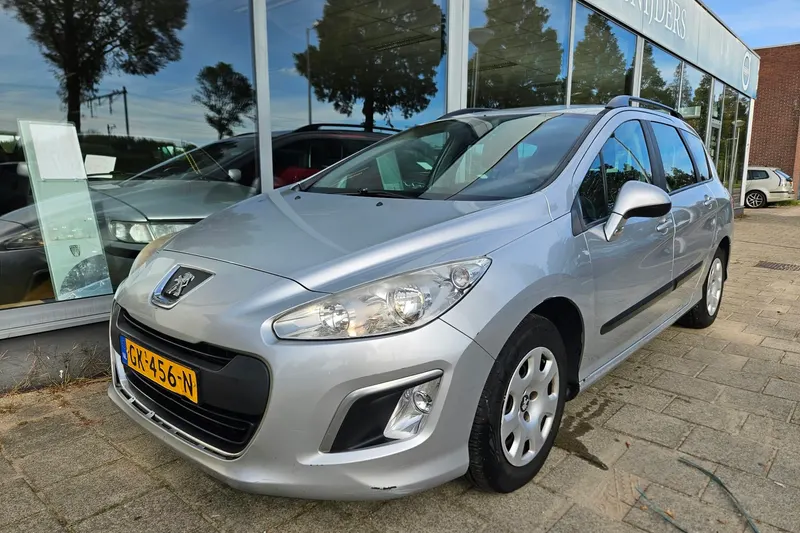 Peugeot 308 (2011)