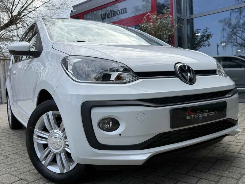 Volkswagen Up (2018) — foto 1