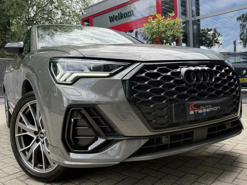 Audi Q3 (2021) — foto 1