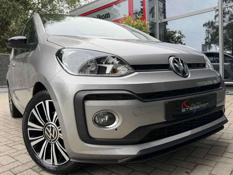 Volkswagen Up (2018) — foto 1