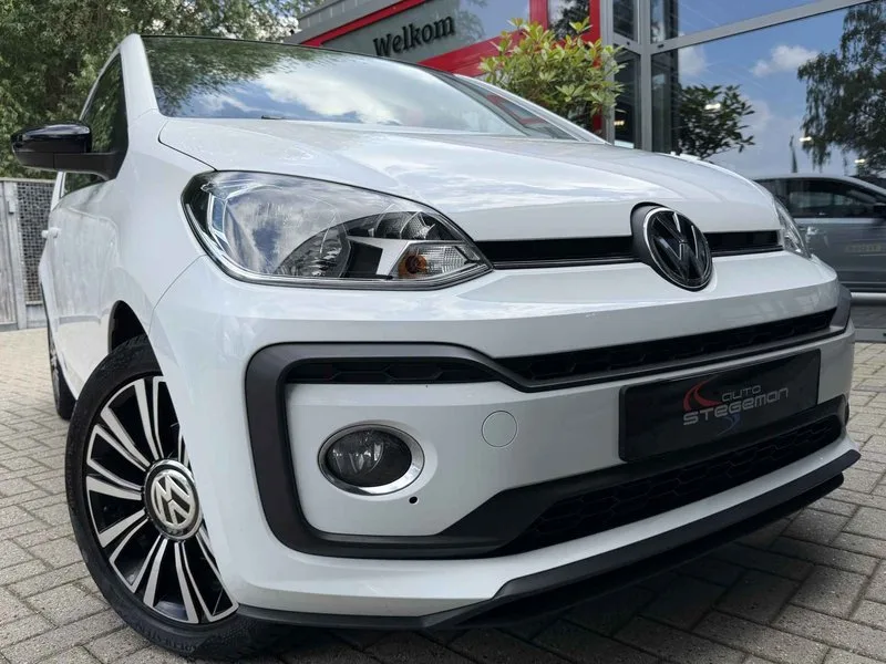 Volkswagen Up (2017) — foto 1
