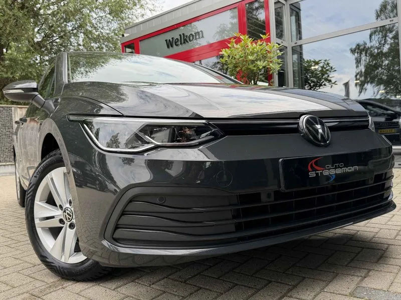 Volkswagen Golf (2022) — foto 1