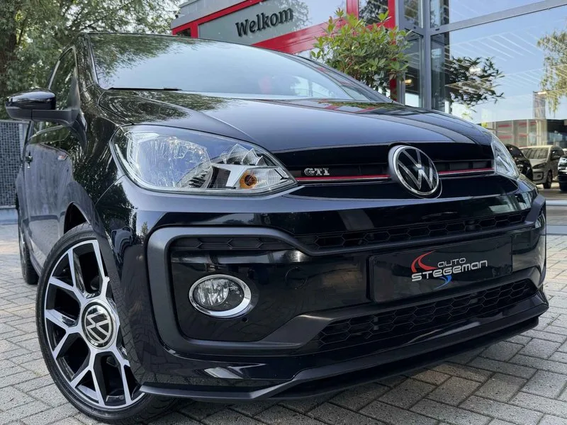 Volkswagen Up (2021) — foto 1