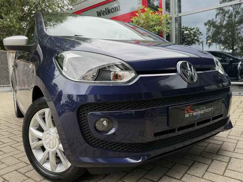 Volkswagen Up (2015) — foto 1