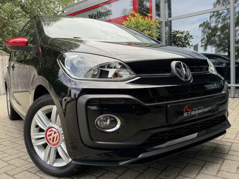 Volkswagen Up (2017) — foto 1