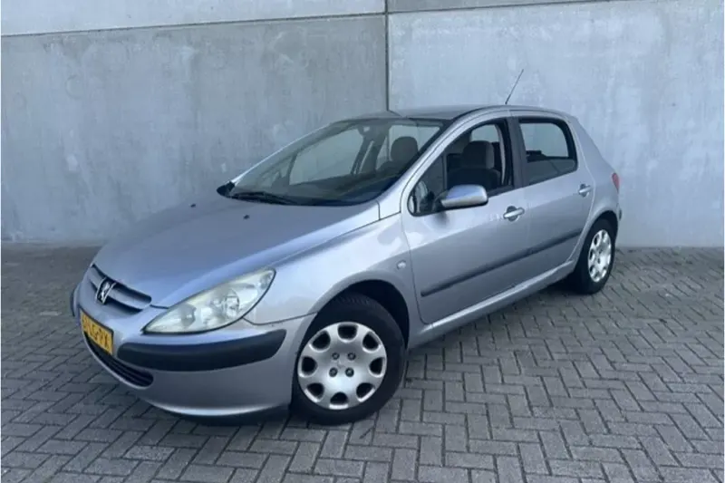 Peugeot 307 (2003)