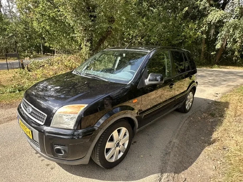 Ford Fusion (2010) — foto 1