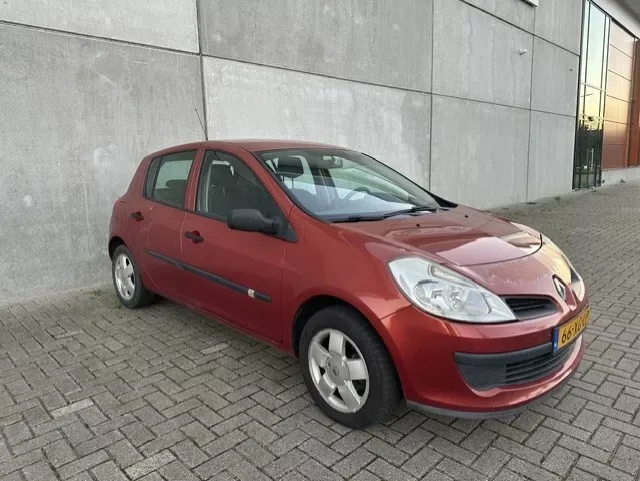 Renault Clio (2007) — foto 1