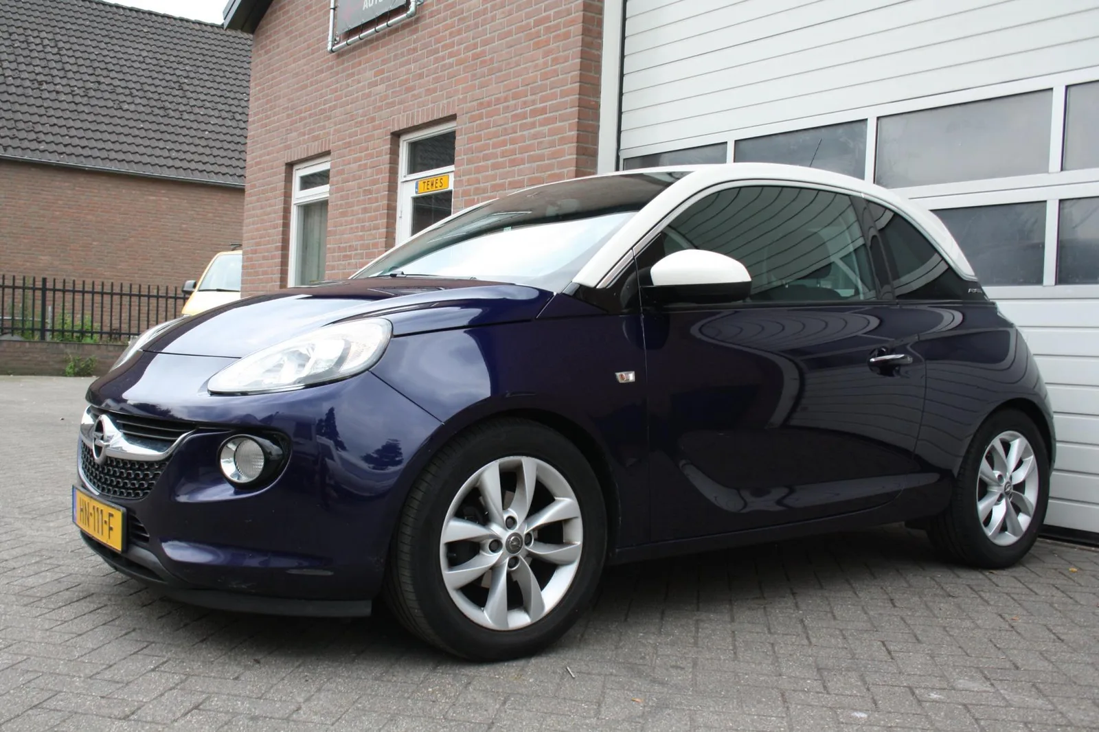 Opel Adam (2015) — foto 1