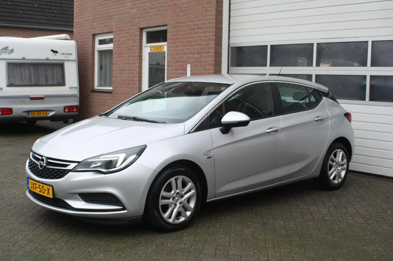 Opel Astra (2019) — foto 1