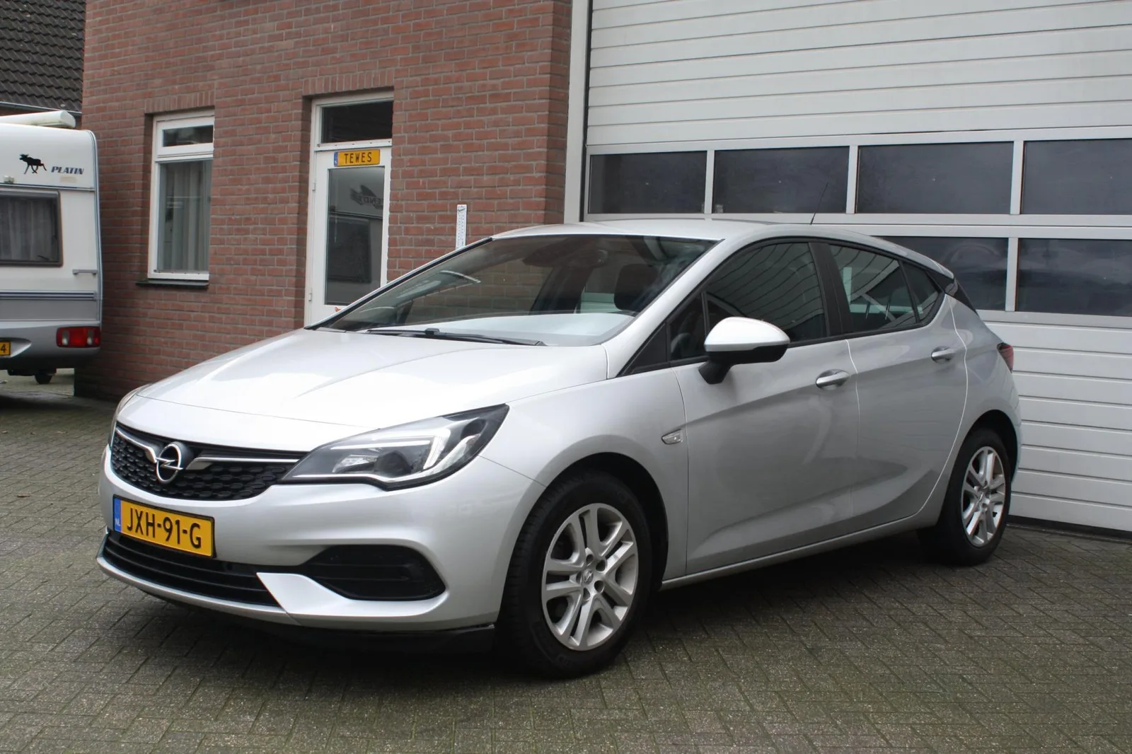 Opel Astra (2020) — foto 1