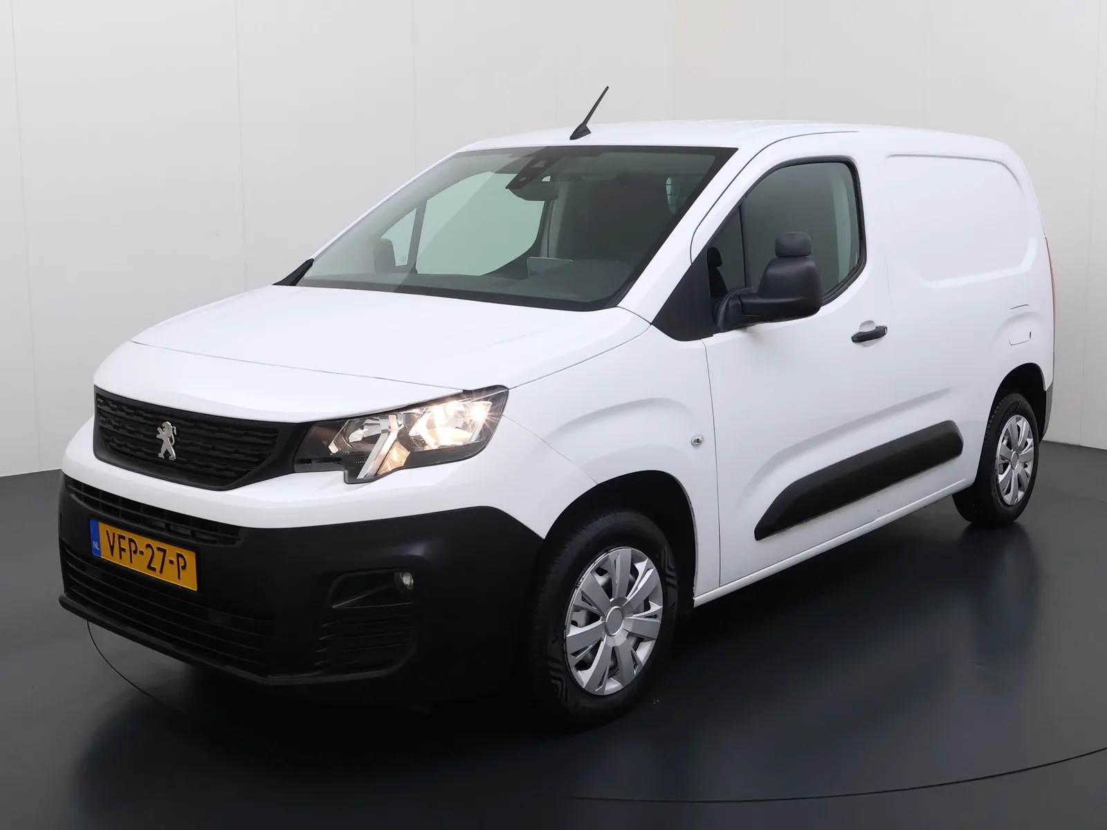 Peugeot Partner (2020) — foto 1