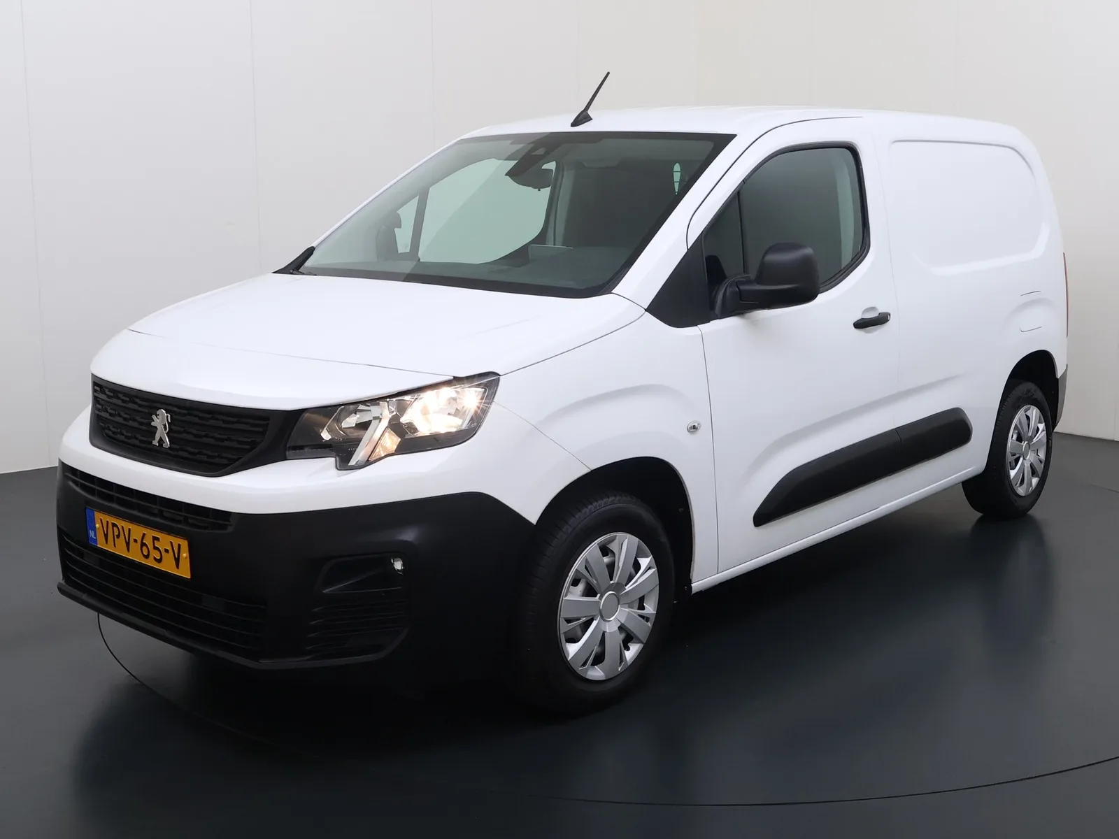 Peugeot Partner (2022) — foto 1