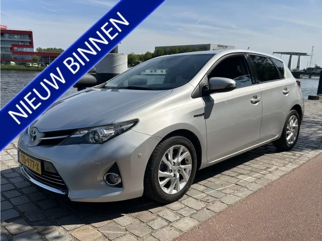Toyota Auris (2014) — foto 1