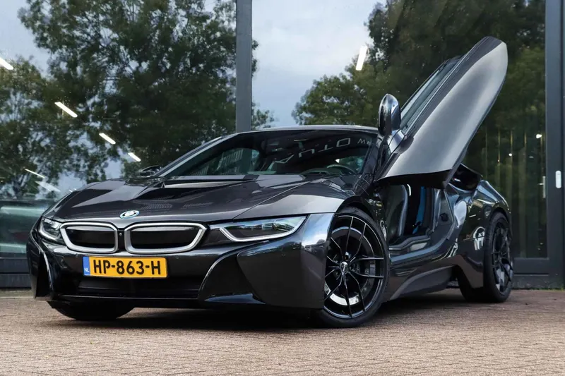 BMW i8 (2015)