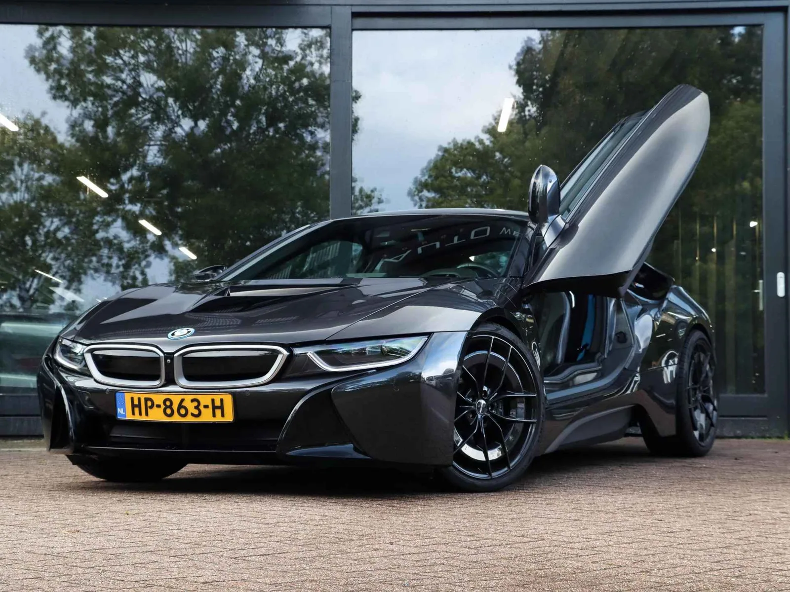 BMW i8 (2015) — foto 1