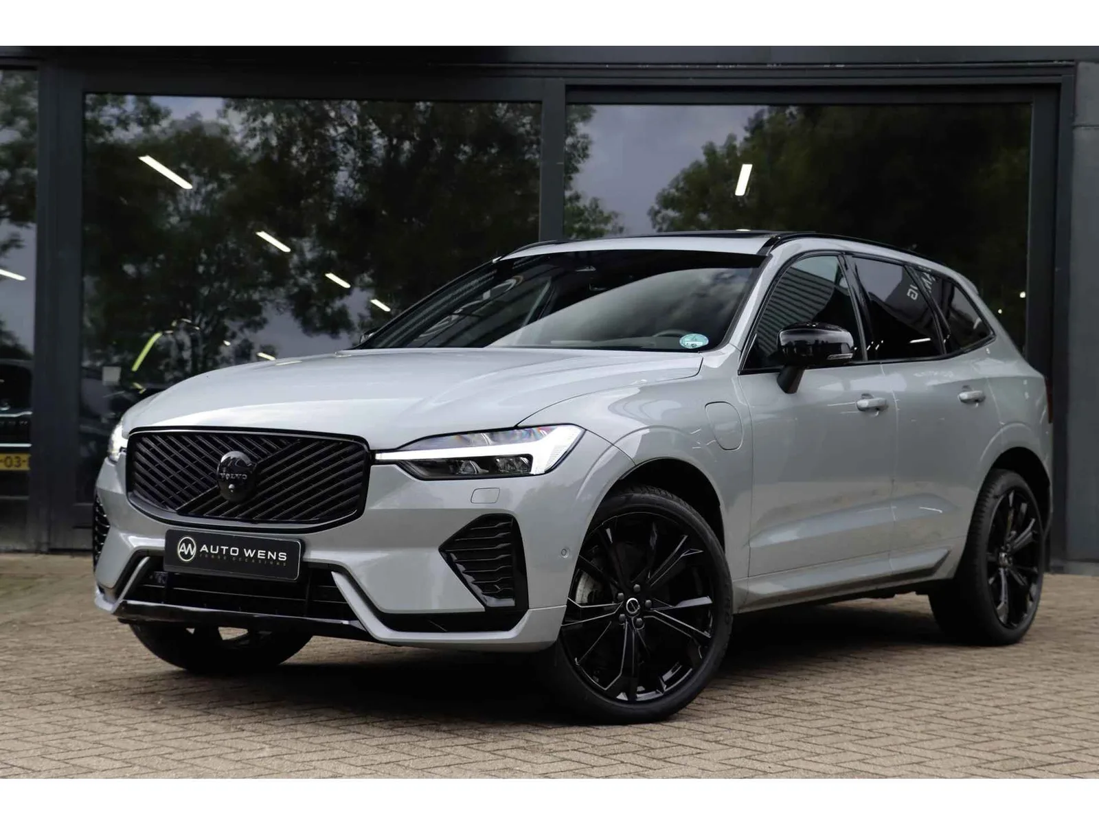 Volvo XC60 (2025) — foto 1
