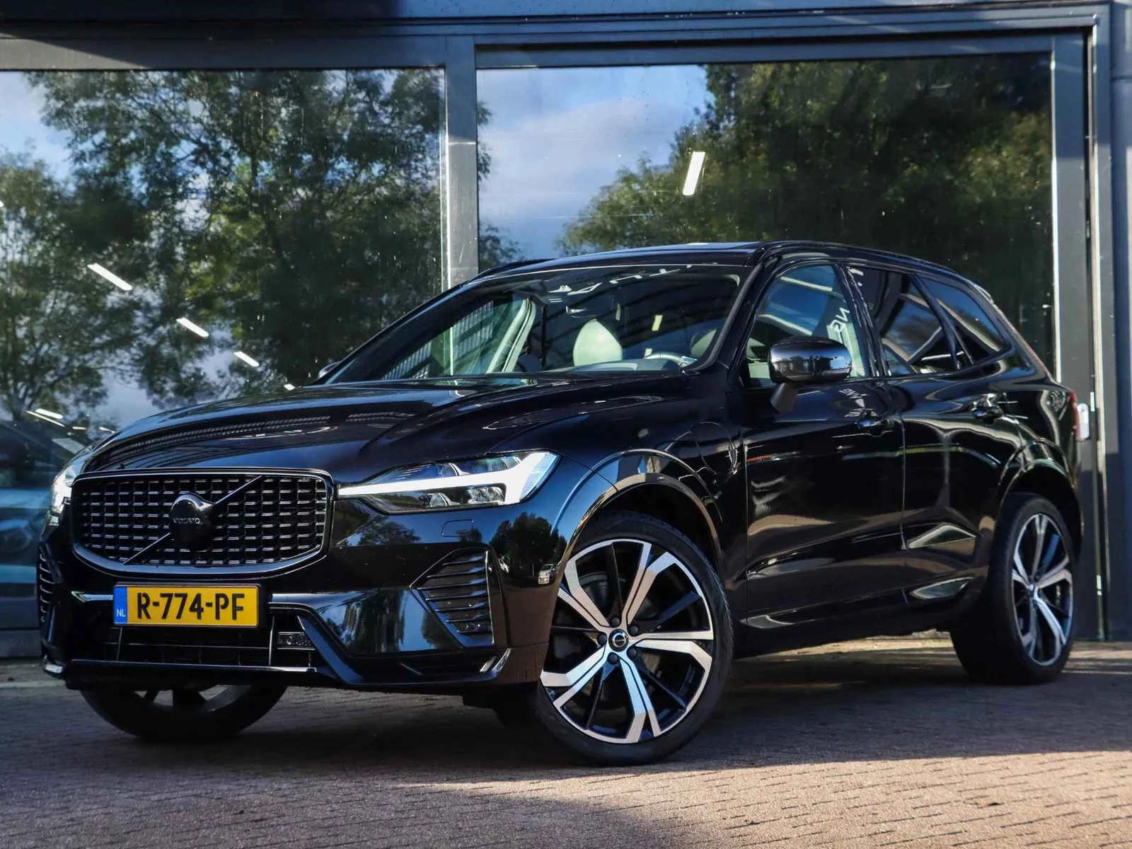 Volvo XC60 (2021) — foto 1