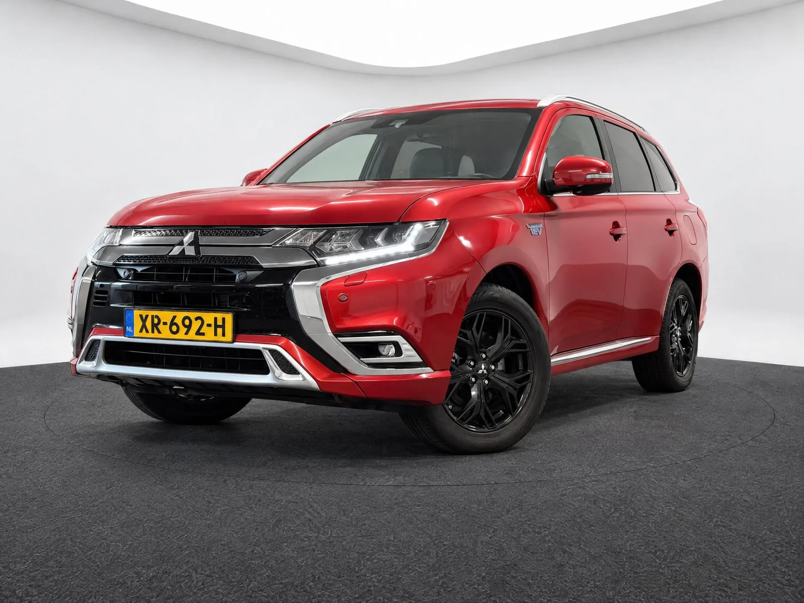 Mitsubishi Outlander (2019) — foto 1