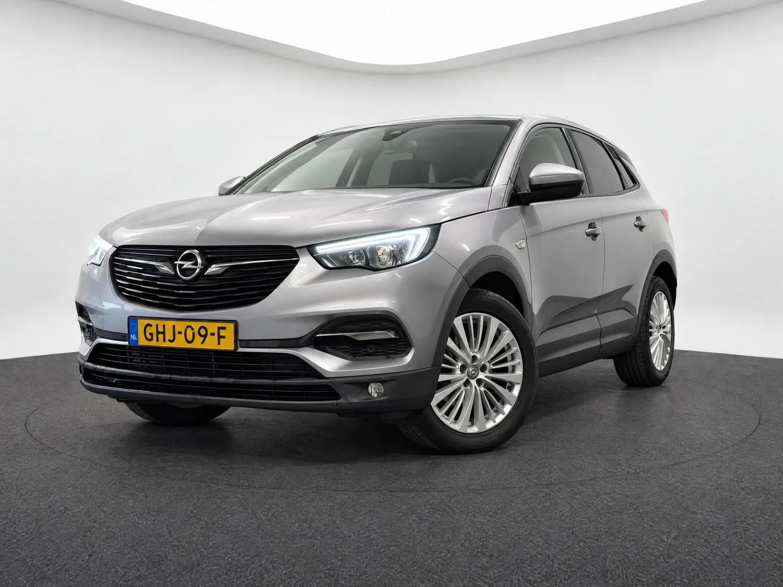 Opel Grandland (2018) — foto 1