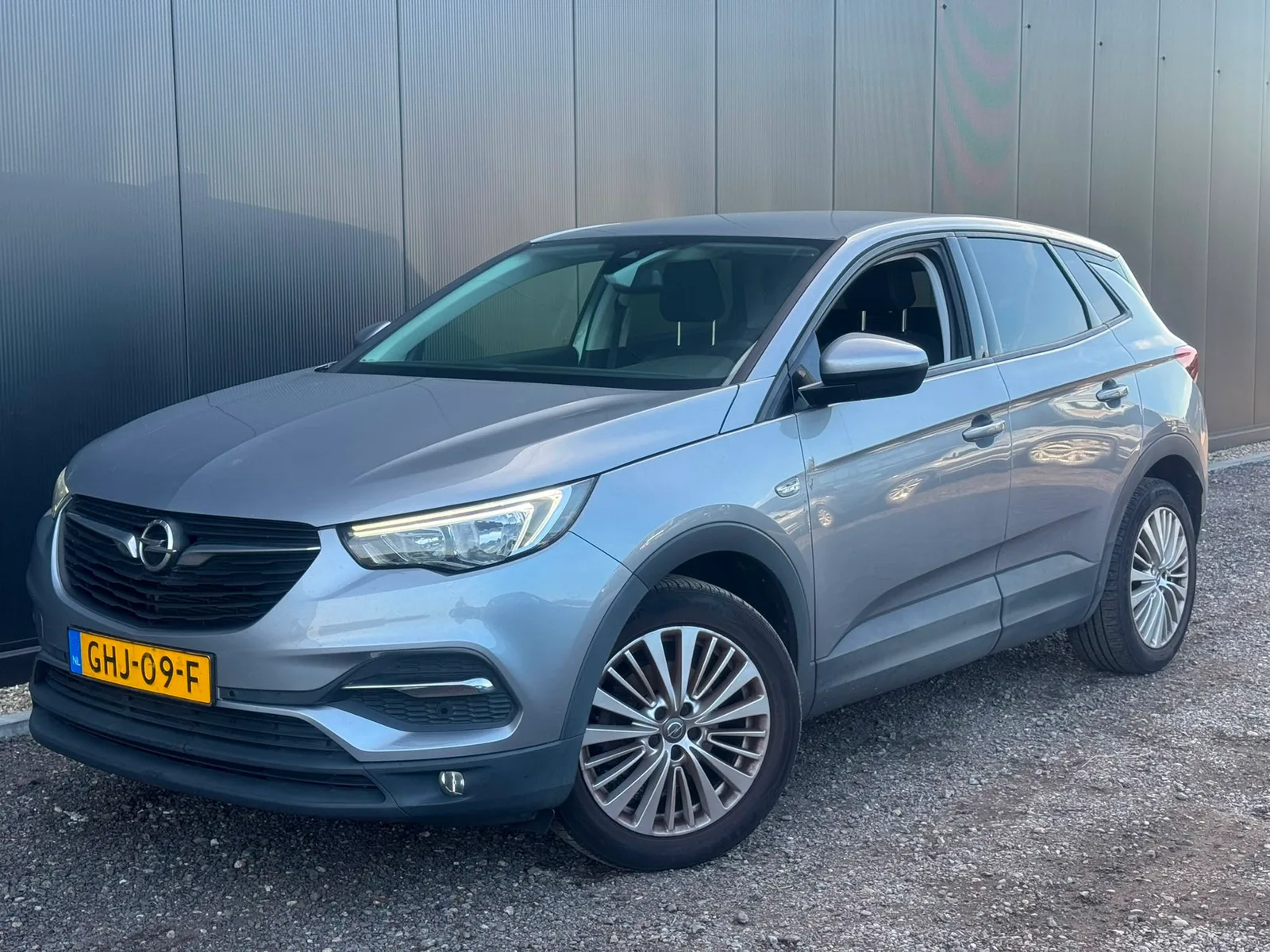 Opel Grandland (2018) — foto 1