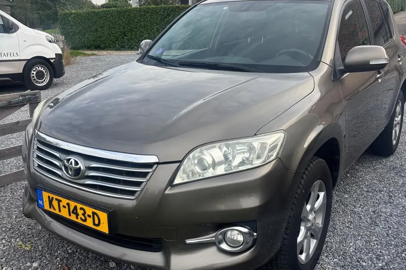Toyota RAV4 (2011)