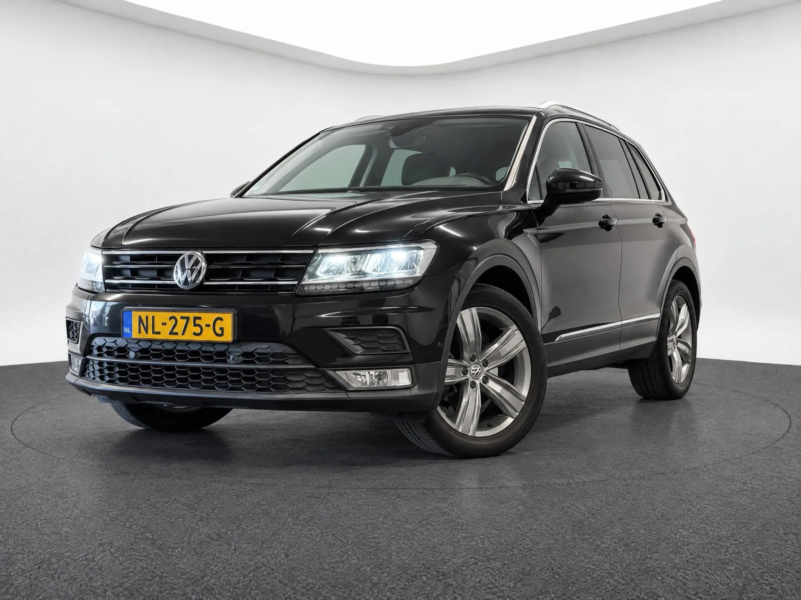 Volkswagen Tiguan (2017) — foto 1