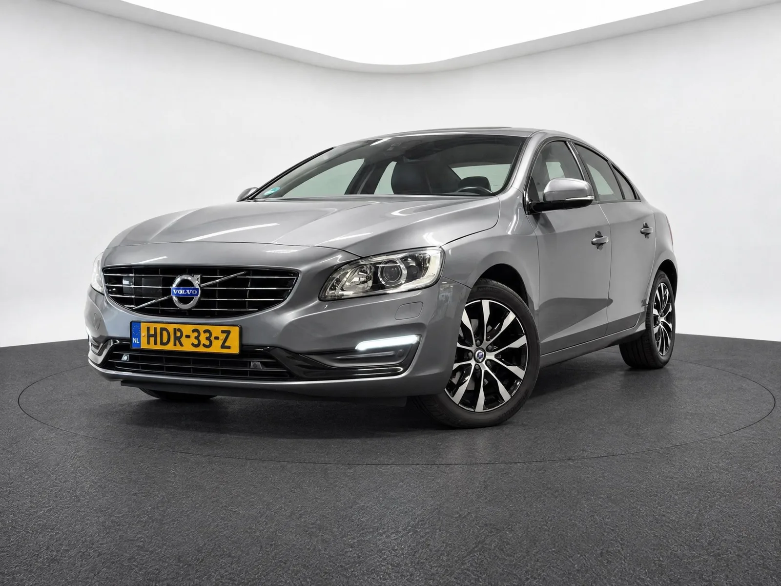 Volvo S60 (2017) — foto 1